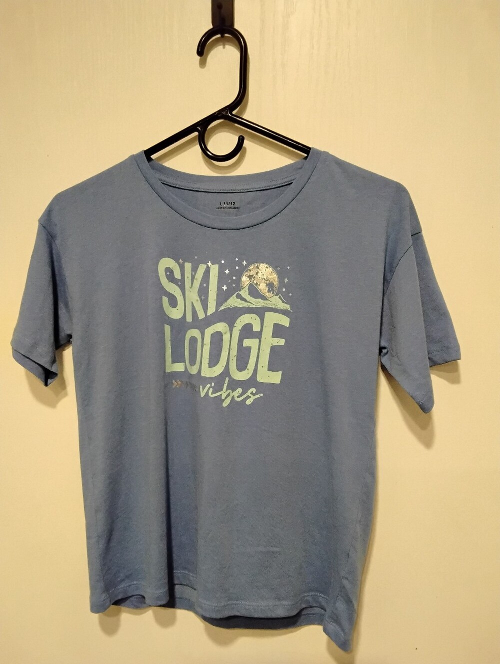 Kids Blue 'Ski Lodge Vibes' Graphic Tee